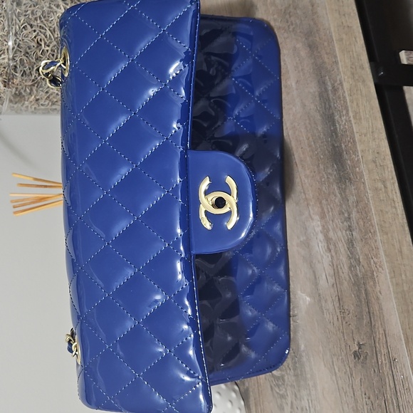 Elegant Blue Quilted Shoulder Bag - Picture 6 of 8